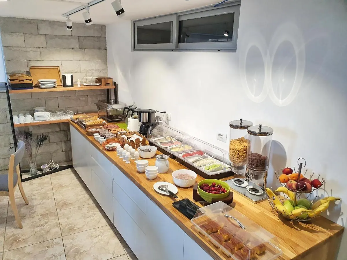 ***  Hotel Joan Sarande Albania